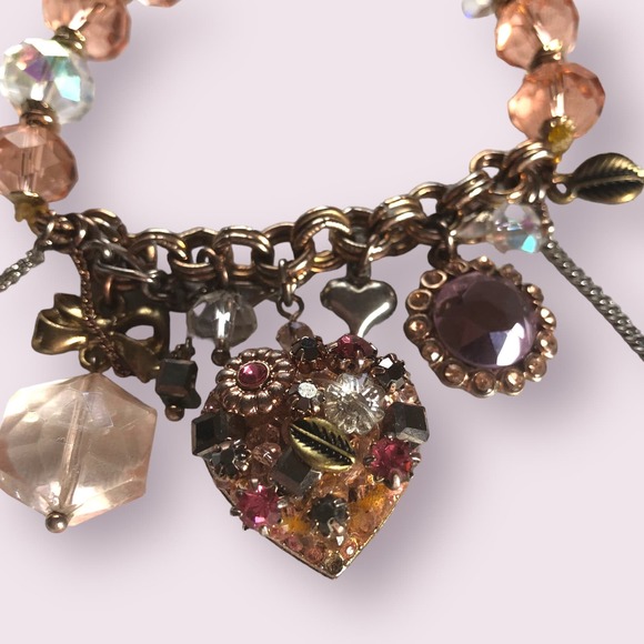 Vintage Betsey Johnson Elastic Charm Bracelet Hearts Crystals Embellished - Picture 2 of 9
